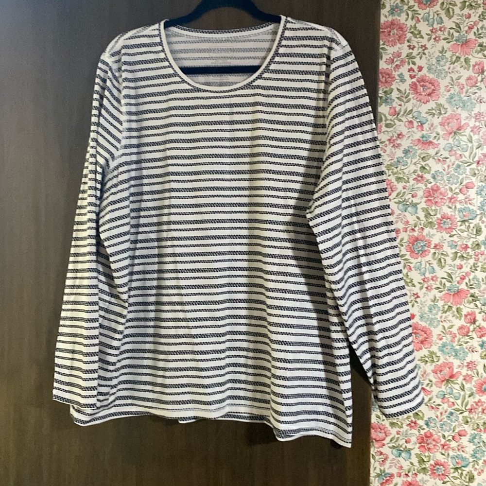 LL Bean 2X white/black dot long sleeve athletic shirt